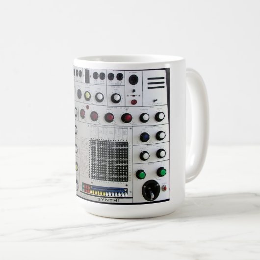 Mug SME Synthi un synthétiseur (Devant droit)