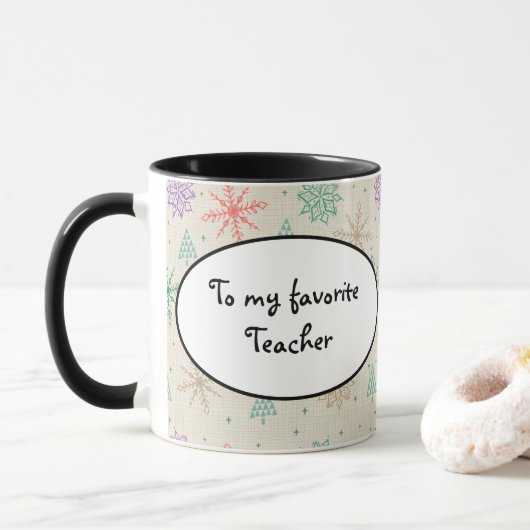 Mug Snowflakes dessinés à la main Arbres de Noël Multi (Avec donut)