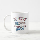 Mug soixante-deuxième conceptions d'anniversaire (Gauche)