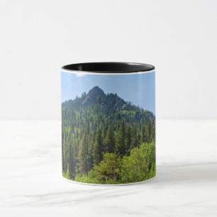 Mug sommet rocheux et terres boisées à golden gate