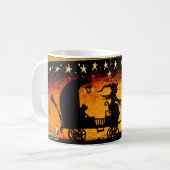 Mug Sorcière de Halloween dans lune squelettique de (Devant gauche)