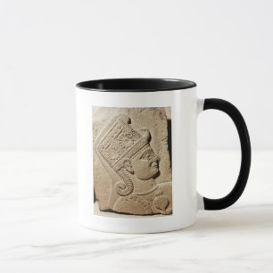 Mug Soulagement dépeignant la tête d'un jeune prince