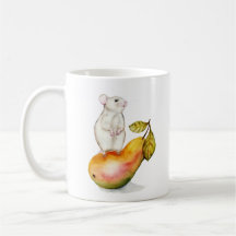 Souris Charmeuse sur une Poire