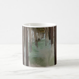 Mug Sous la jetée par Shirley Taylor