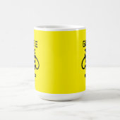 Mug Soyez gentil avec un design de fond jaune (Centre)