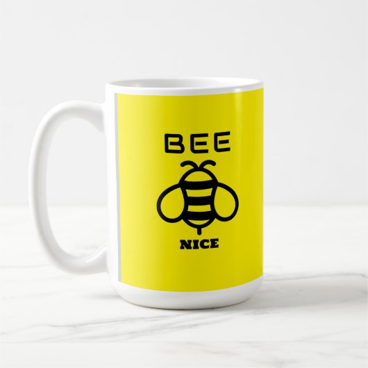 Mug Soyez gentil avec un design de fond jaune (Gauche)