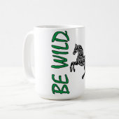 Mug Soyez Sauvage – Conception de Cheval Décoratif For (Devant gauche)