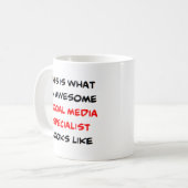 Mug spécialiste des médias sociaux, génial (Devant gauche)