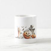 Mug Squelette avec citrouille et boire. Halloween. (Centre)
