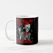 Mug Squelette de signe de main de rock attendant juste (Gauche)
