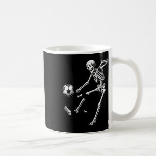 Mug Squelette drôle jouant au football, Football Hallo