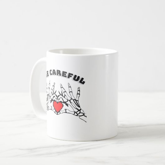 Mug Squelette Main Avec Coeur Classique (Devant gauche)