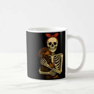 Mug Squelette tenant un chien teckel drôle Halloween p