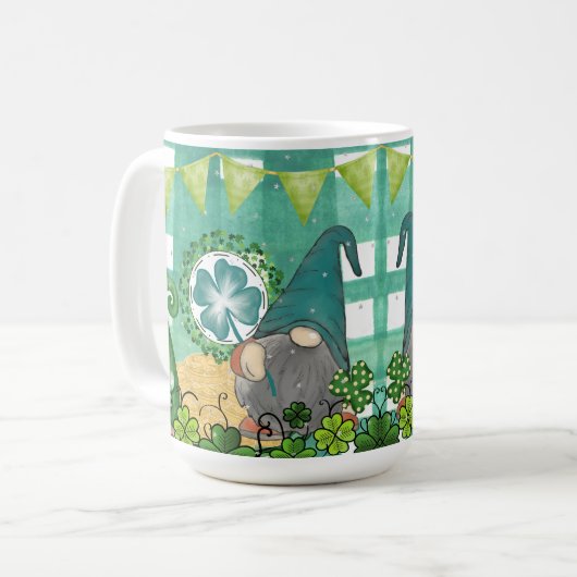 Mug St. Patrick's Day Gnome and Shamrock Design (Devant gauche)
