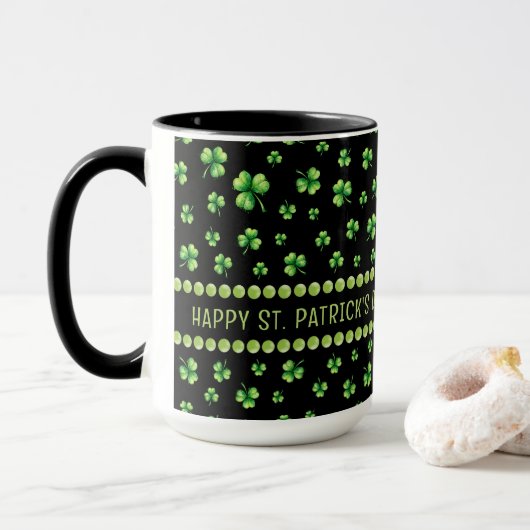 Mug St. Patrick's Day Trèfle aquarelle sur fond noir (Avec donut)