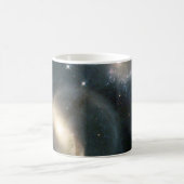 Mug Star Clusters naît parmi les Galaxies en interacti (Centre)
