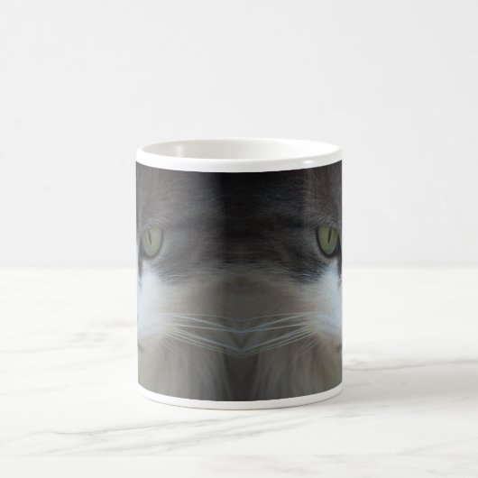 Mug Staring de chat noir et blanc (Centre)