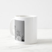 Mug Statue noire et blanche de Liberty New York (Devant gauche)