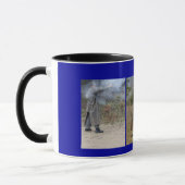 Mug stilllife et revolvers de marcheur dans l'action (Gauche)