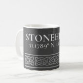 Mug Stonehenge Latitude Longitude foncé (Devant gauche)