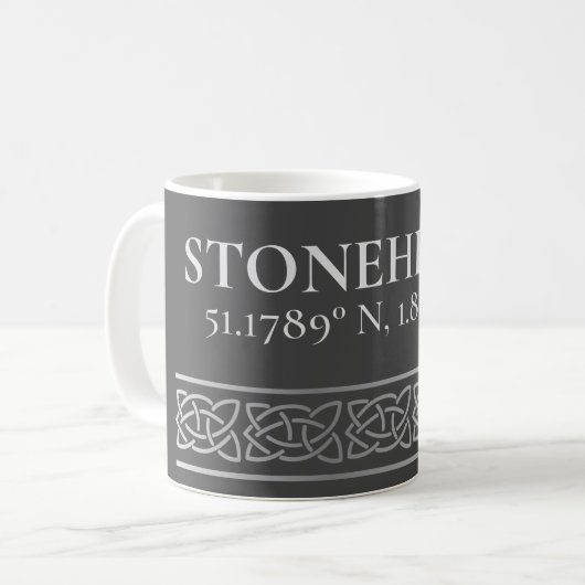 Mug Stonehenge Latitude Longitude foncé (Devant gauche)