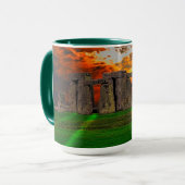 Mug Stonehenge Standing Stones au coucher du soleil (Devant gauche)