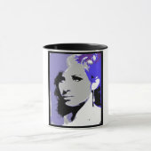 MUG STREISAND (Centre)