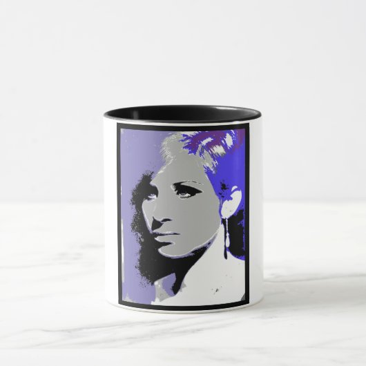 MUG STREISAND (Centre)