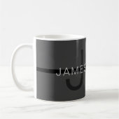 Mug Stylé Masculin Gris Foncé Nom & Monogramme (Gauche)