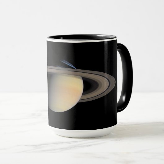 Mug Sunlit Saturn Gas géant Planet par Cassini (Devant droit)