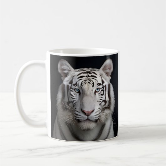 Mug Superbe photographie en studio d'un tigre blanc (Gauche)