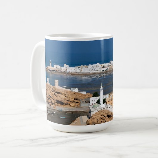 Mug Sur ville près de Muscat - Oman (Devant gauche)