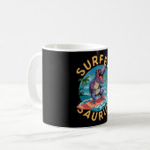 Mug Surfeur Saurus T-rex Dinosaures Surfant Cavalier D (Devant gauche)