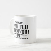 Mug Survivant de la grippe masculine – Testé au combat (Devant gauche)