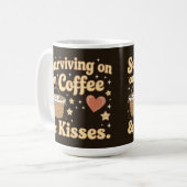 Mug Survivre avec du café et des baisers (Devant gauche)
