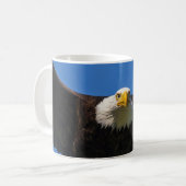 Mug Survol de pygargue à tête blanche de près (Devant gauche)