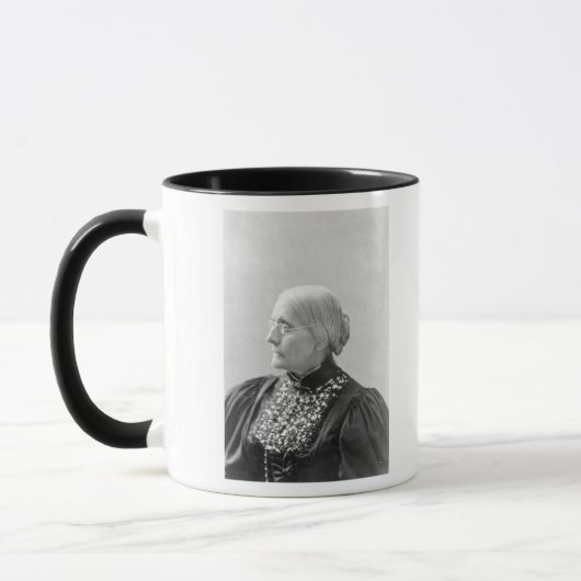 Mug Susan Brownell Anthony c.1890-1906 (Gauche)