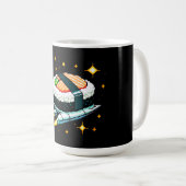 Mug Sushi Spacship Pixel Art Flying Sushi Roll Design (Devant droit)