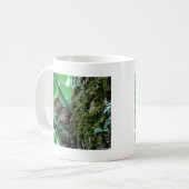 Mug Sweet Chipmunk dans un arbre Vêtements et cadeaux (Devant gauche)