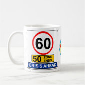 Mug Symbole de la route Funny Crisis 60e anniversaire  (Gauche)