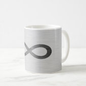 Mug Symbole d'infini sur la texture métallique de Faux (Devant droit)