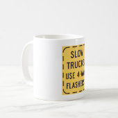 Mug SYMBOLE ROUTIER DES Camions Lents (Devant gauche)