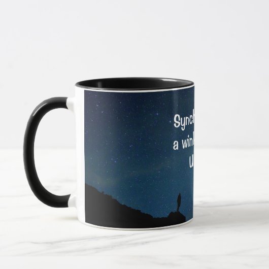 Mug Synchronicité: un clin d'oeil du devis universel (Gauche)