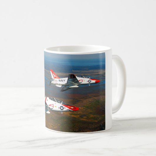 MUG T-45C GOSHAWK (Devant droit)