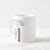 Mug T-shirt drôle - Un must pour les bibliophiles (Devant gauche)