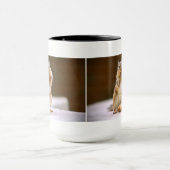 Mug Tamia mignonne mangeant une arachide (Centre)