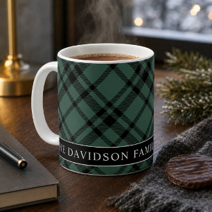 Mug Tartan à carreaux vert chasseur Famille Monogramme