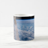 Mug Tasman Et Mer De Corail Recouvertes De Nuages. (Centre)