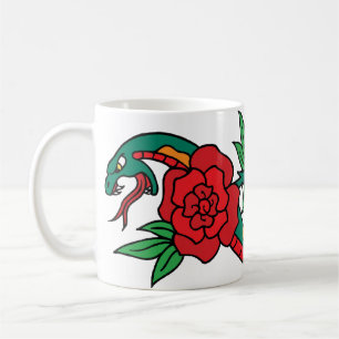 Mug Tatouage de serpent enroulé autour d'une rose roug