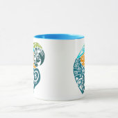 Mug Tatouage tribal d'ara de bleu et d'or (Centre)
